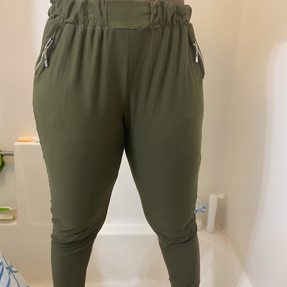 Joggers - Picture 3 of 4